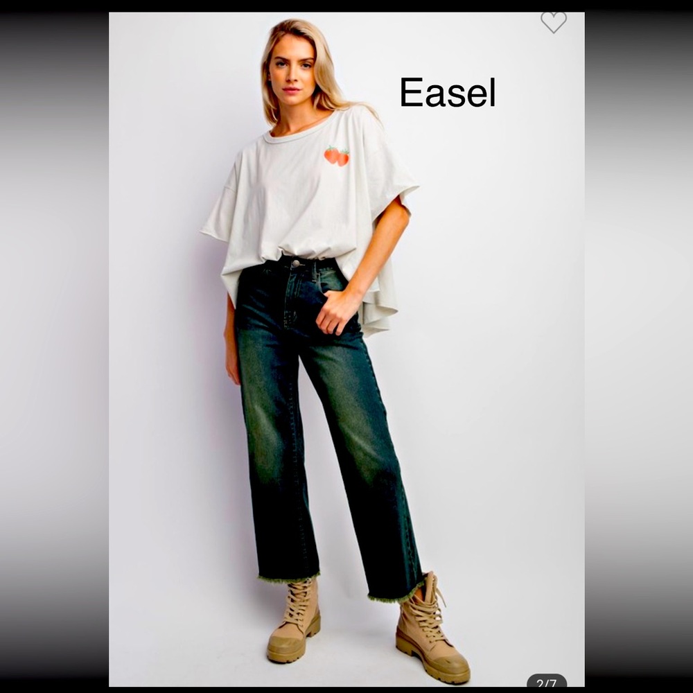 BE1🤍💙Easel Dark Blue Jeans in stretchy straight leg w/raw hem elevate your look!